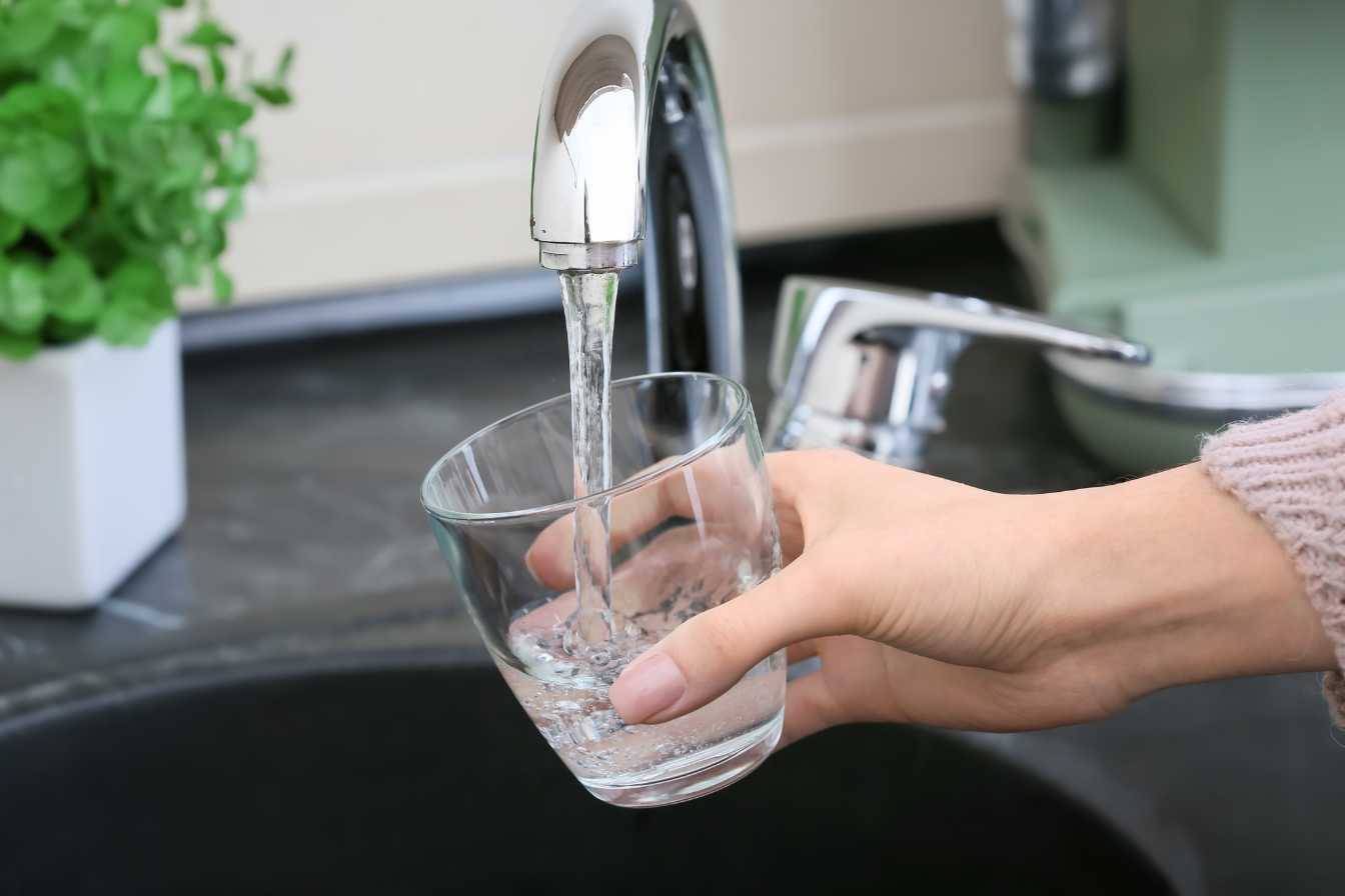 eau-jaunatre-robinet-2