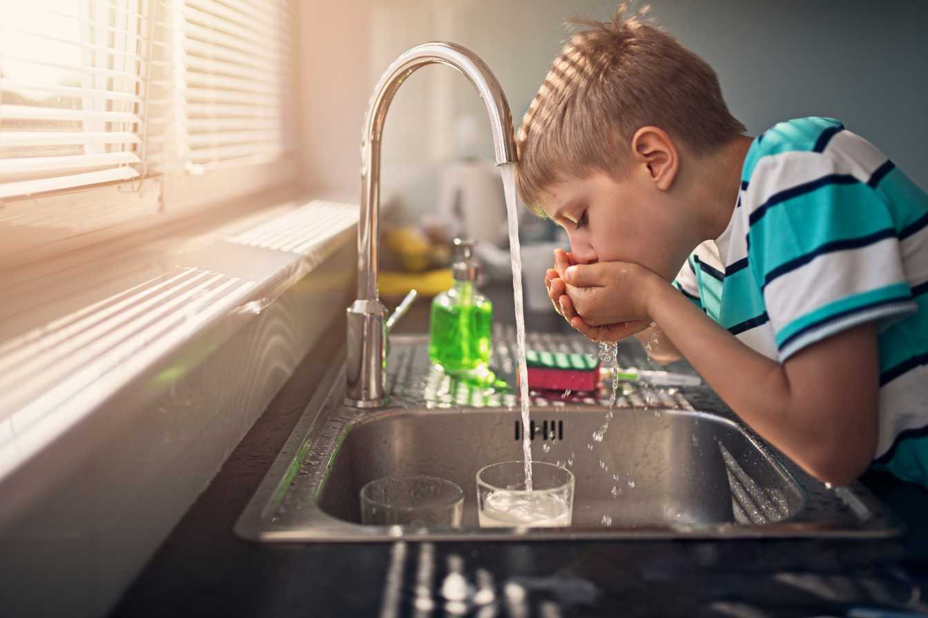 eau-jaunatre-robinet-3